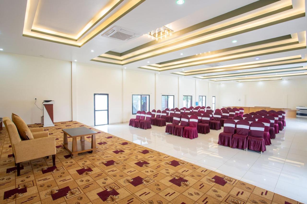 Lumbini Palace Resort Exterior photo